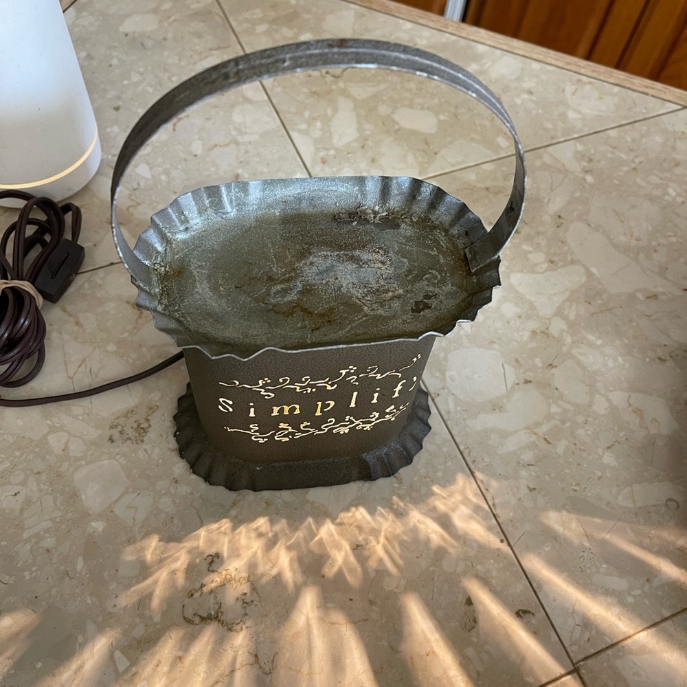 Simplify Rustic Metal Wax Burner - Picture 6 of 9